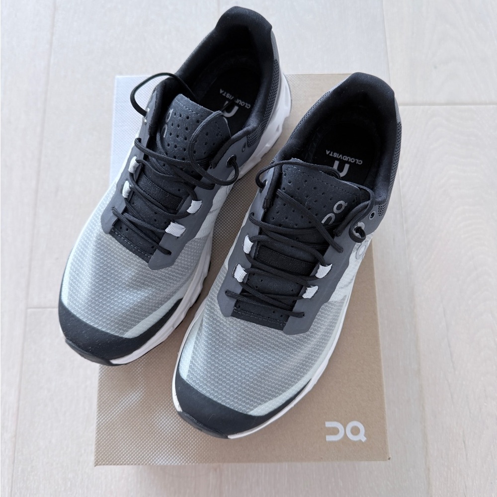 [ON] Cloudvista Woman’s Sneakers / Black White Color / US7